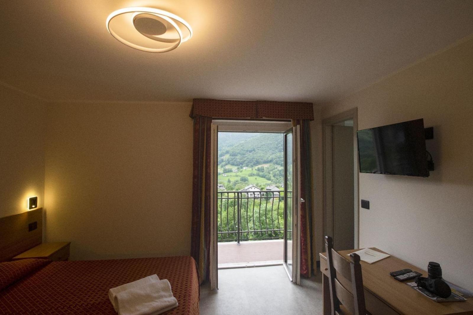 Albergo Miniere Traversella Esterno foto